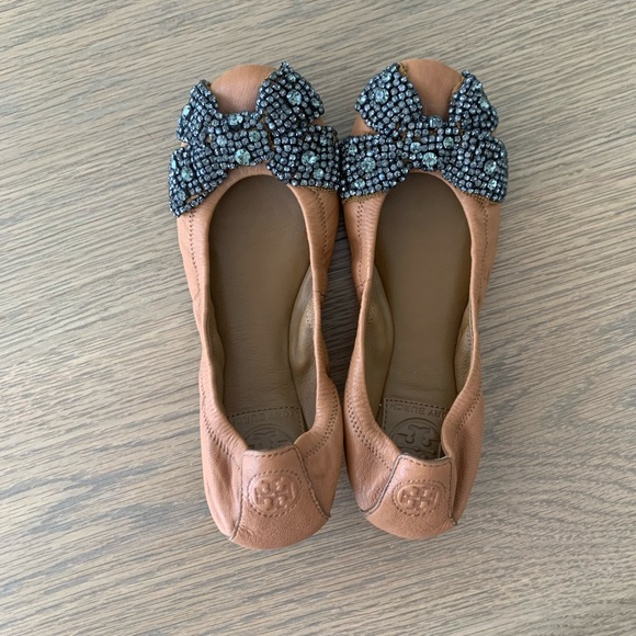 Tory Burch Eddie Rhinestone Jewel Bow Leather Slip On Ballet Flats Tan Size 5.5 - Picture 7 of 15